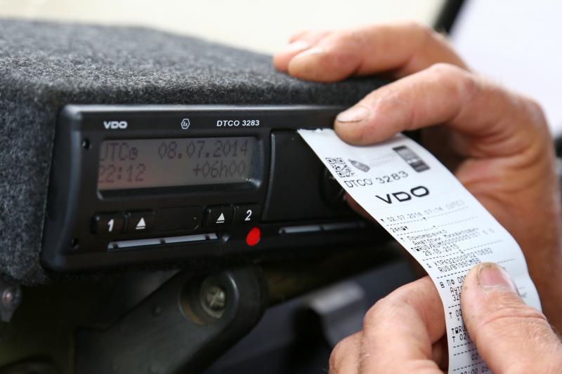 Как пользоваться тахографом с двумя водителями? - ООО "Где Авто"