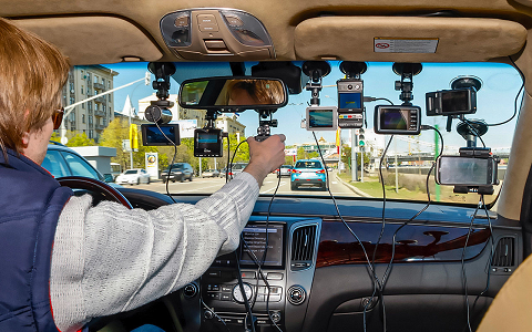 "За установку видеорегистратора на лобовом стекле теперь штрафуют?"