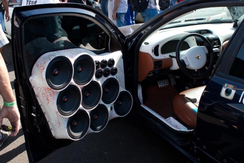 Штрафы за доработанную акустику в машине.